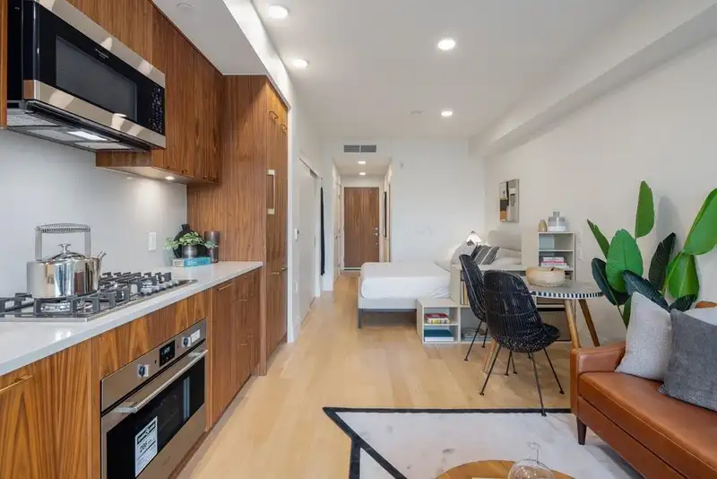 410 2550 GARDEN DRIVE - photo 3 of 15