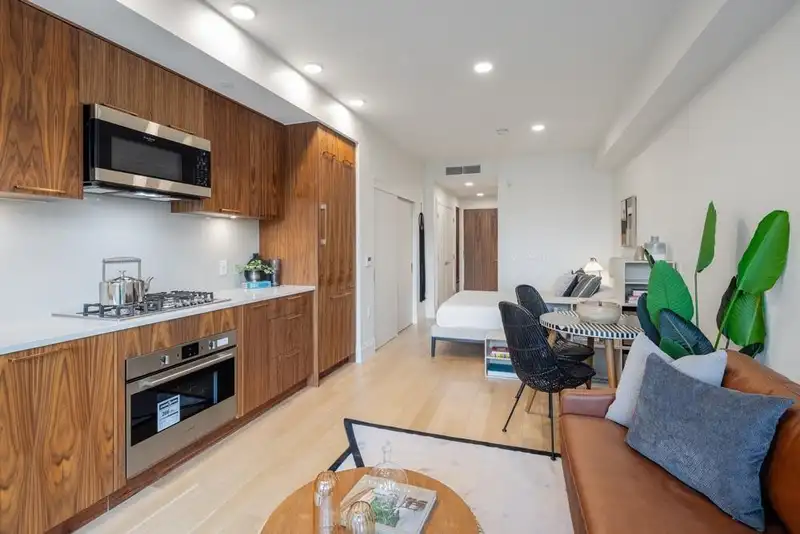 410 2550 GARDEN DRIVE - photo 4 of 15