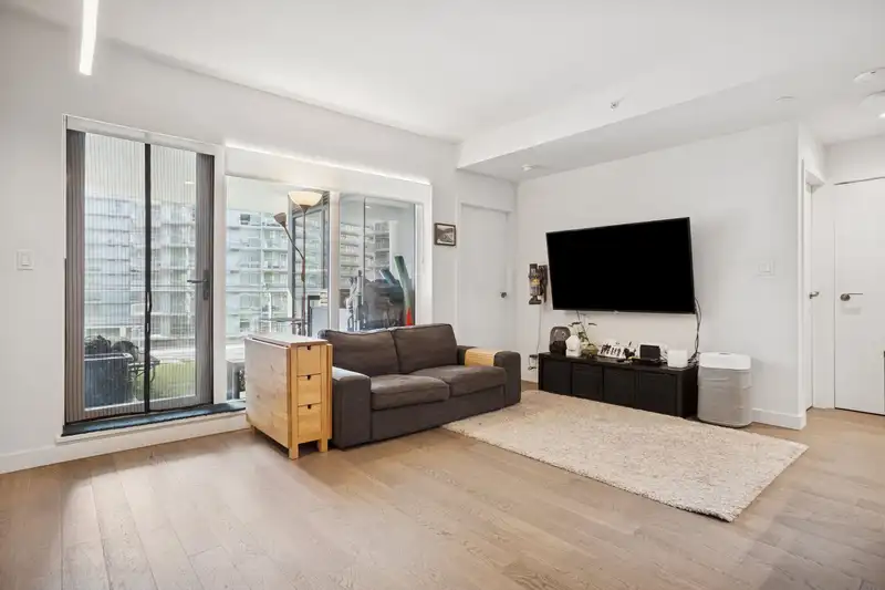 413 6811 PEARSON WAY - photo 4 of 39