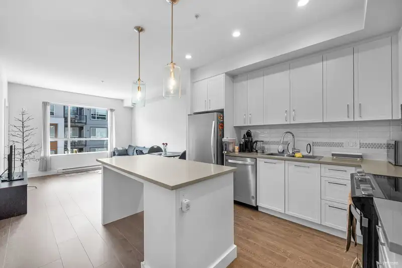 B524 20834 80 AVENUE - photo 1 of 34