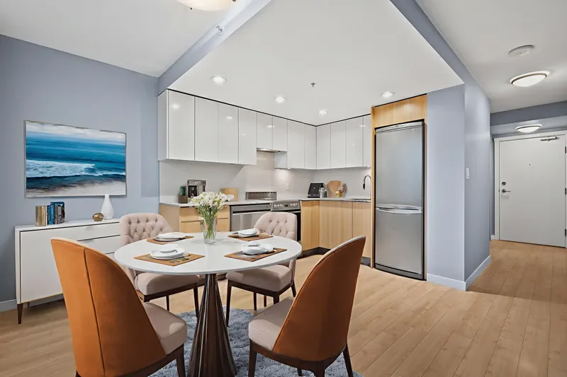 512 445 W 2ND AVENUE - photo 1 of 25