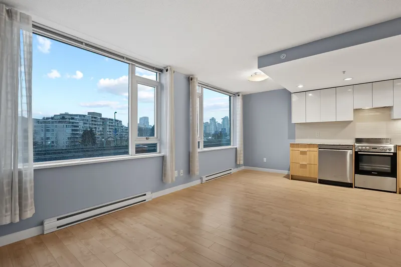 512 445 W 2ND AVENUE - photo 4 of 25