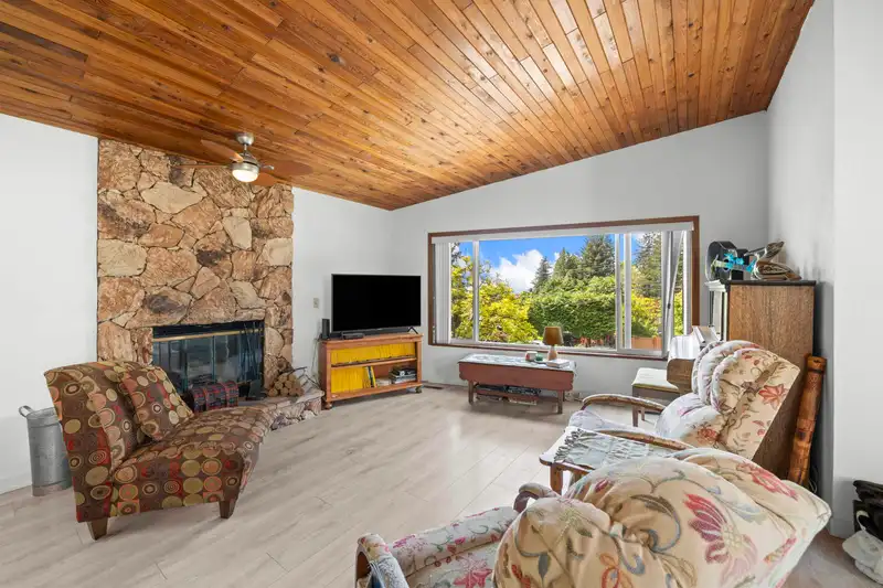 3454 ST. GEORGES AVENUE - photo 4 of 40
