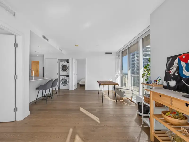 2904 6000 MCKAY AVENUE - photo 3 of 19