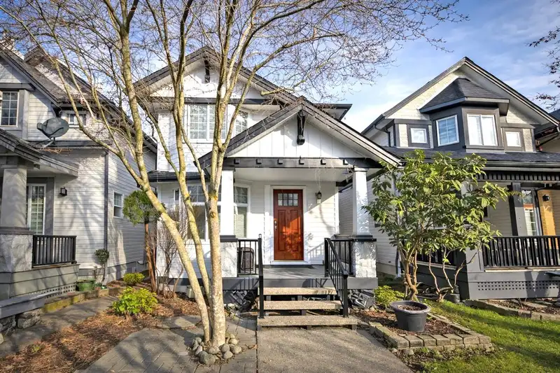 18529 67A AVENUE - photo 1 of 23