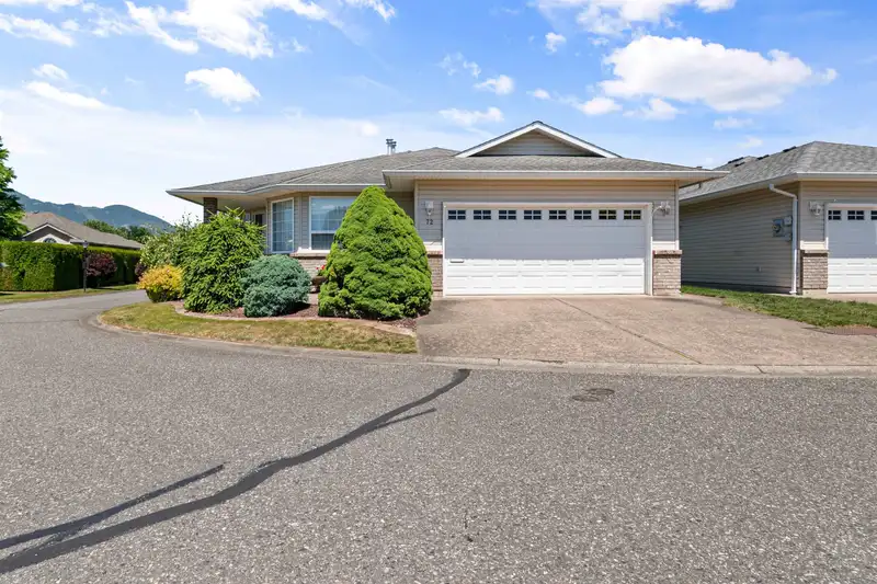 72 7292 ELM ROAD - photo 1 of 40