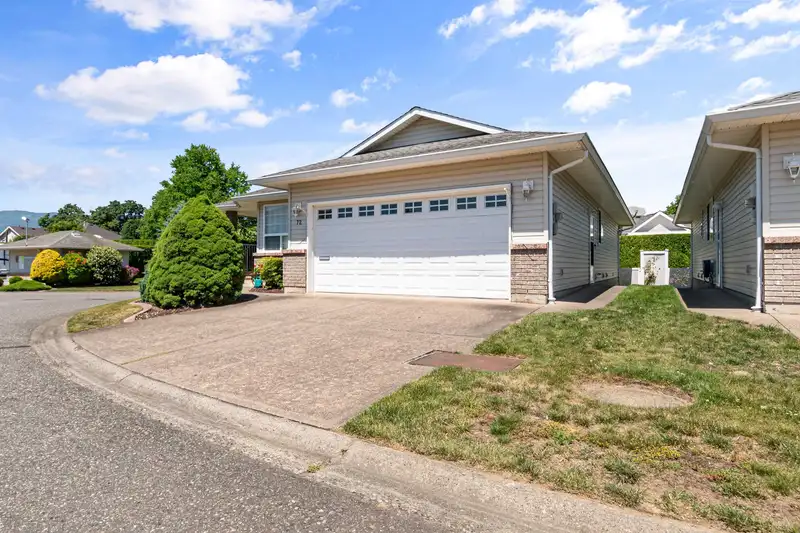 72 7292 ELM ROAD - photo 2 of 40