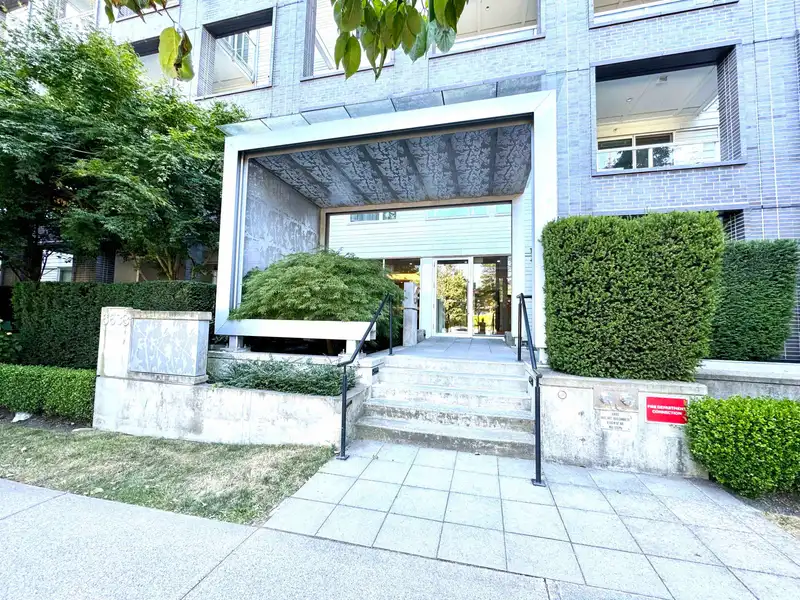 106 6633 CAMBIE STREET - photo 1 of 17