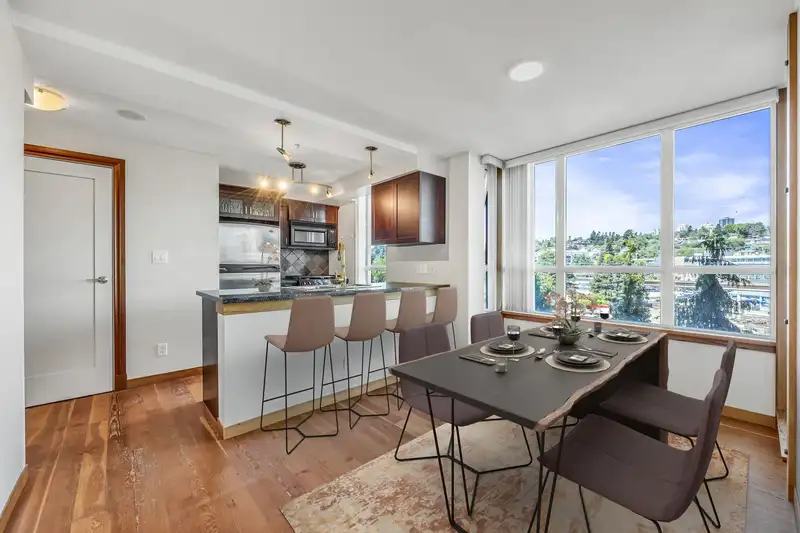 322 10 RENAISSANCE SQUARE - photo 1 of 18