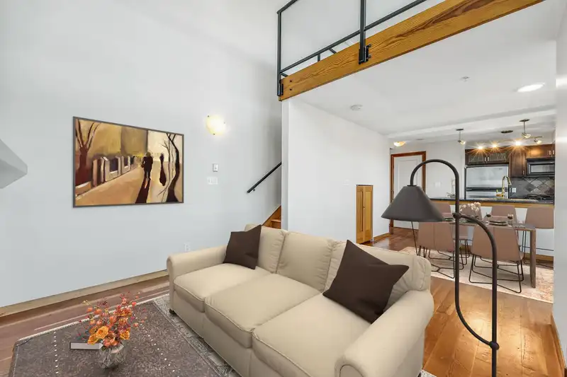 322 10 RENAISSANCE SQUARE - photo 3 of 18