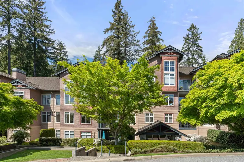 103 1144 STRATHAVEN DRIVE - photo 2 of 33