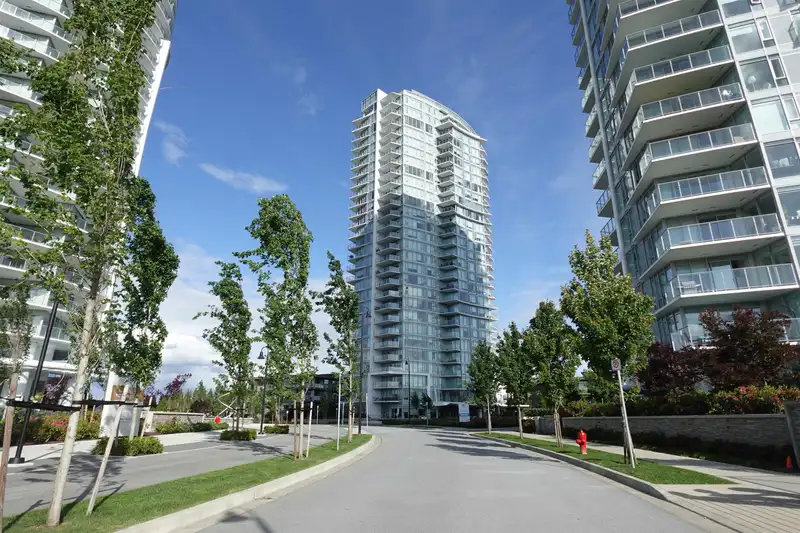 2401 7769 PARK CRESCENT - photo 1 of 13