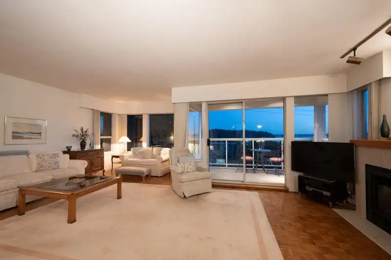 1215 CLYDE AVENUE - photo 4 of 34