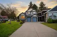 7918 147A STREET - thumbnail 2