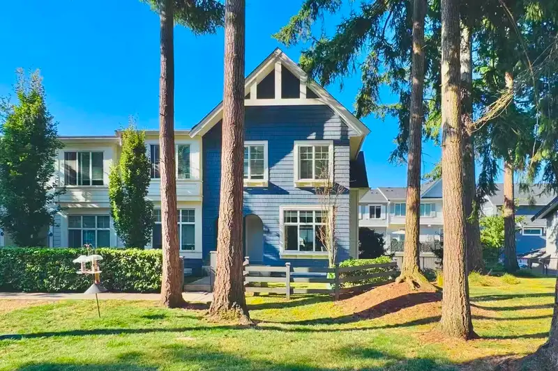 36 16678 25 AVENUE - photo 1 of 28