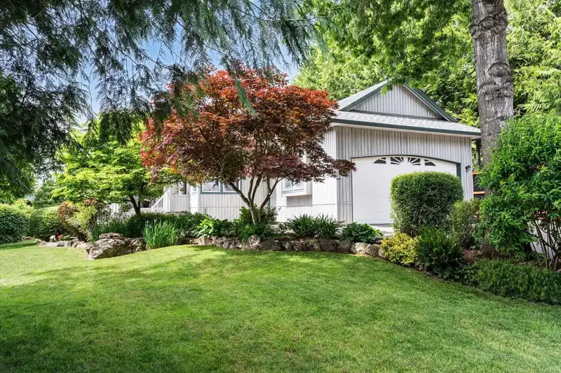 10303 ROYALWOOD BOULEVARD - photo 2 of 40