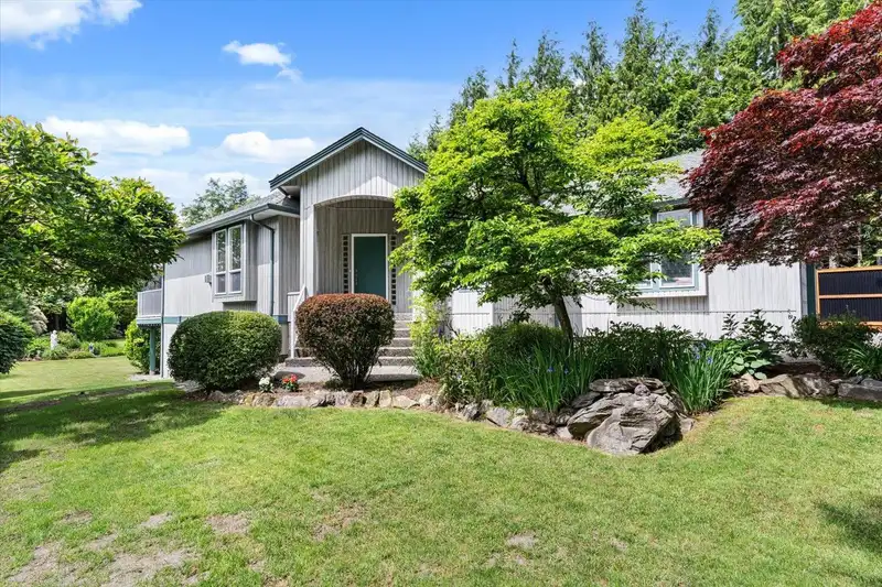 10303 ROYALWOOD BOULEVARD - photo 3 of 40
