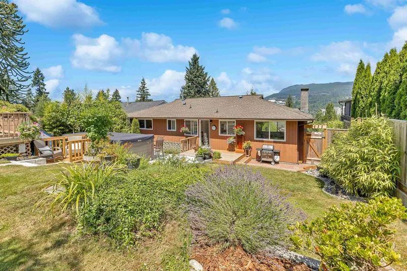 3321 VIEWMOUNT DRIVE - photo 2 of 25