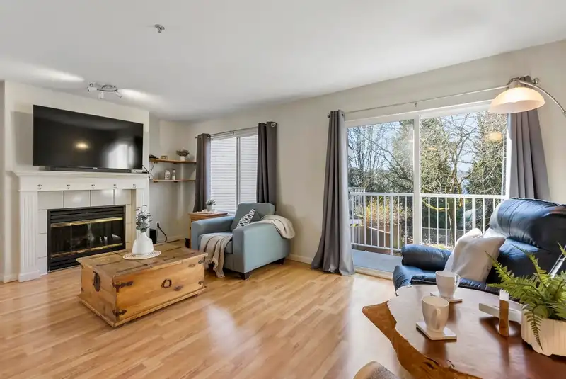 13 19948 WILLOUGHBY WAY - photo 2 of 37