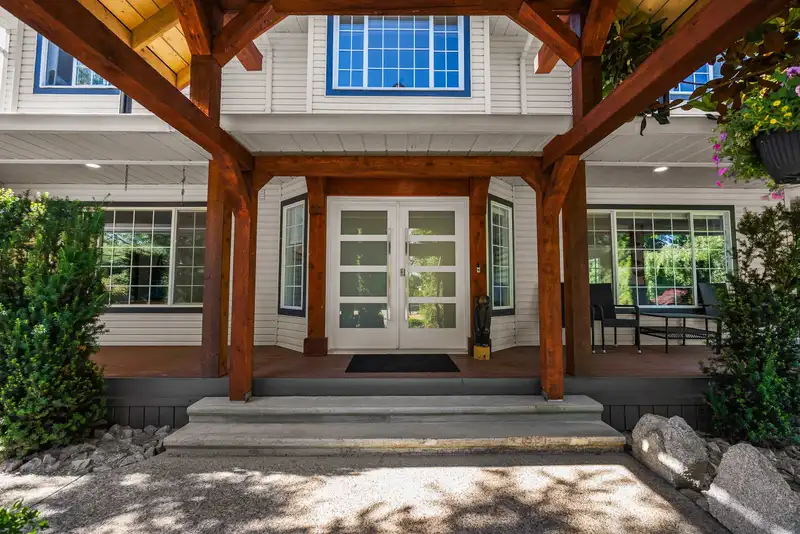 28675 98 AVENUE - photo 1 of 40