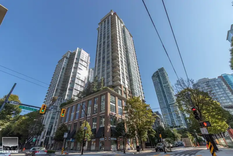 2802 535 SMITHE STREET - photo 1 of 10
