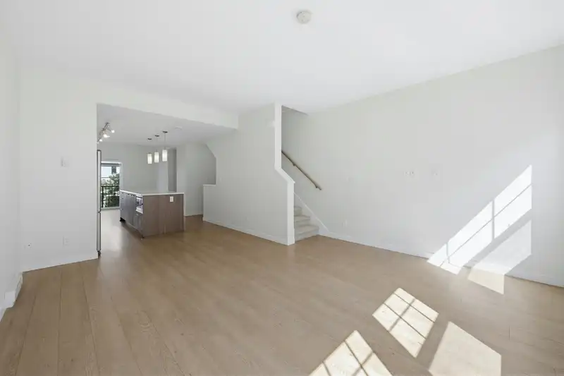 81 32633 SIMON AVENUE - photo 4 of 40
