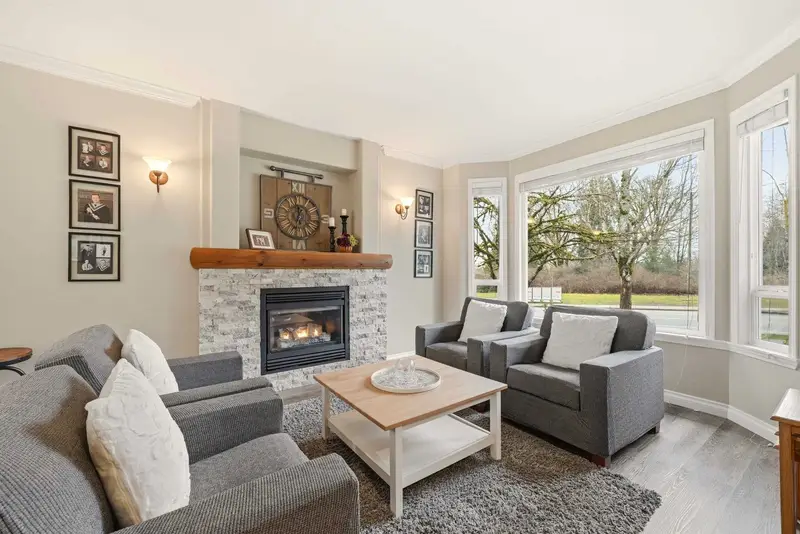 17882 68 AVENUE - photo 4 of 25