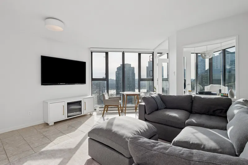 1502 1155 HOMER STREET - photo 2 of 21