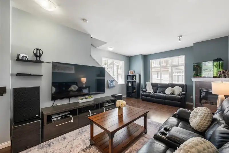 24 19480 66 AVENUE - photo 4 of 29