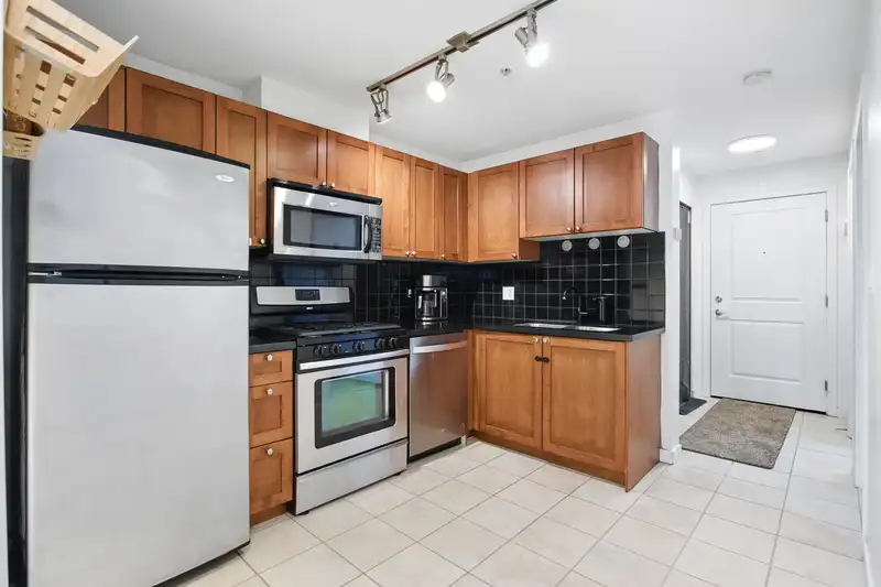 308 2636 E HASTINGS STREET - photo 2 of 32