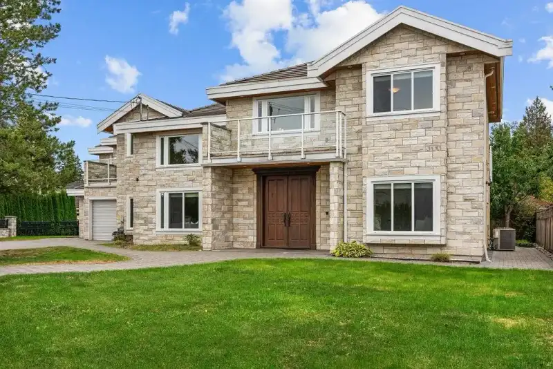 9200 SAUNDERS ROAD - photo 1 of 39