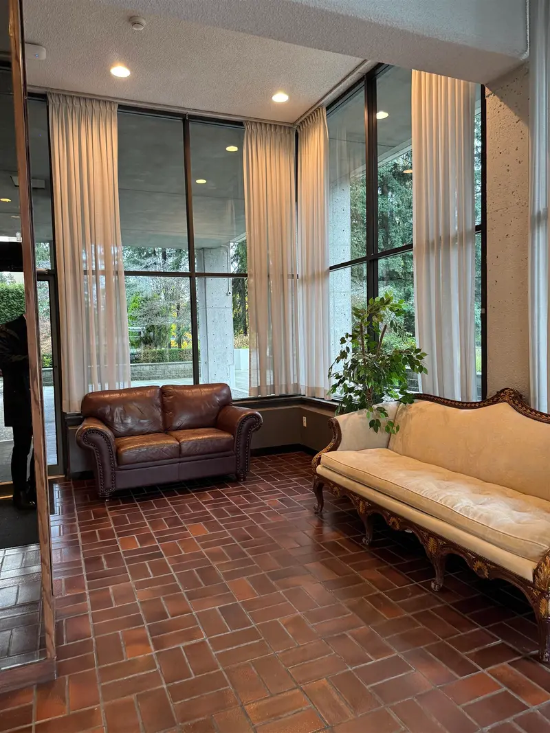 1401 3755 BARTLETT COURT - photo 2 of 18