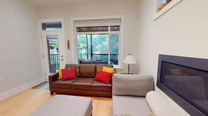 51 E 27TH AVENUE - photo 3 of 26
