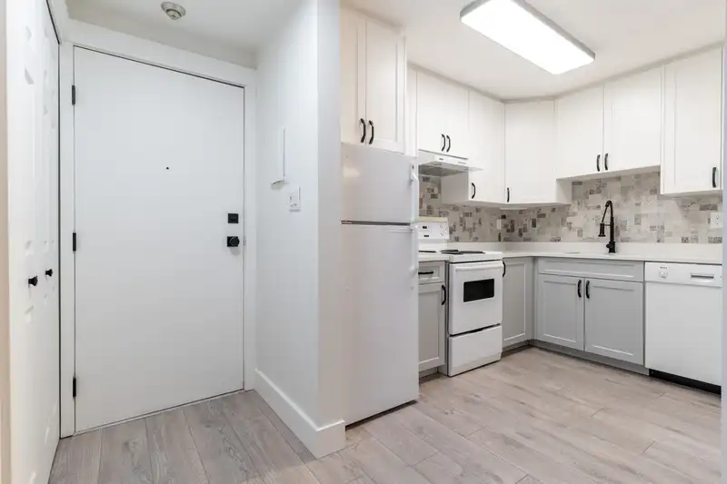 109 1209 HOWIE AVENUE - photo 1 of 23