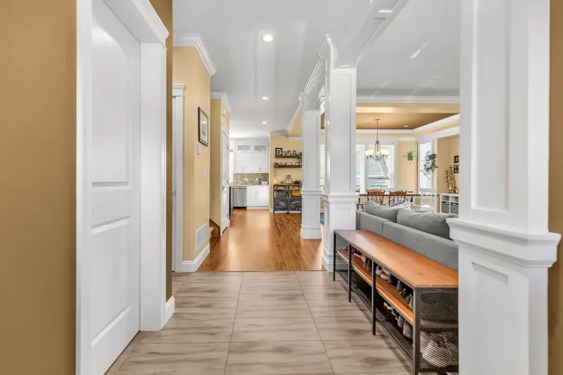 33116 TUNBRIDGE AVENUE - photo 4 of 25