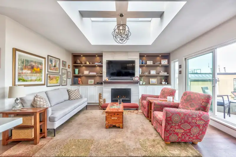 1251 W 7TH AVENUE - photo 4 of 40