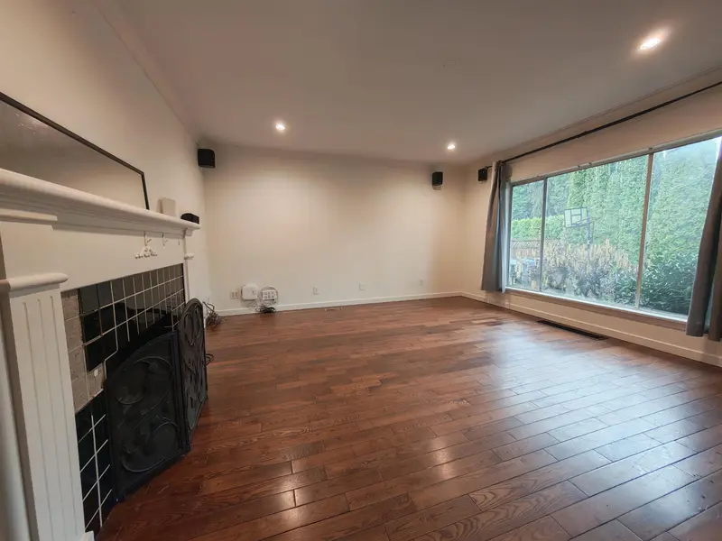 929 SIXTH STREET - photo 3 of 19