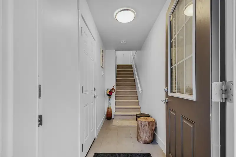 37 6350 142 STREET - photo 4 of 40