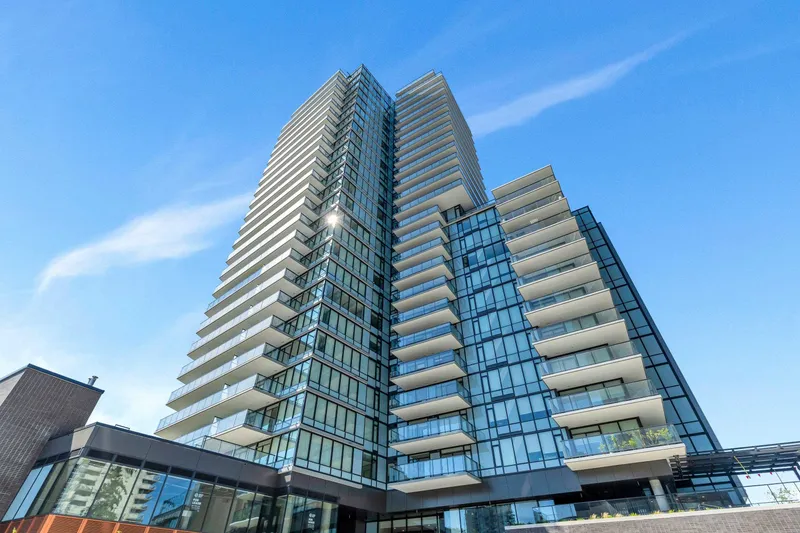 1803 1588 JOHNSTON ROAD - photo 2 of 25