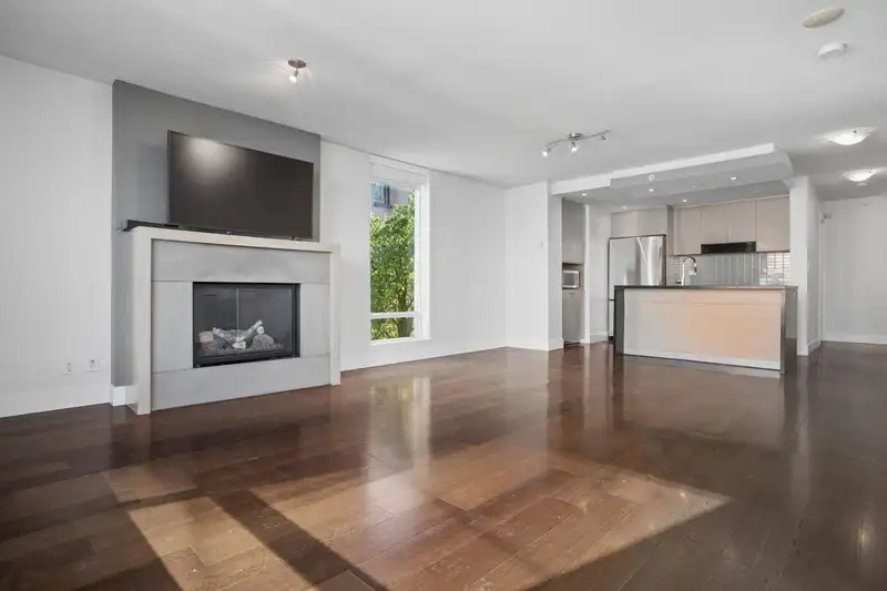 403 1530 W 8TH AVENUE - photo 1 of 23