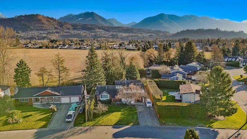 46194 GREENWOOD DRIVE - photo 4 of 25