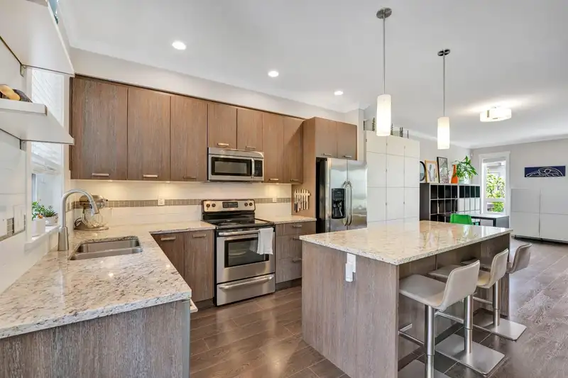 40 5888 144 STREET - photo 4 of 40