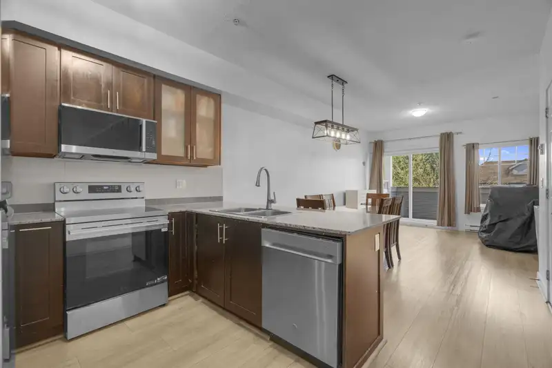 235 13958 108 AVENUE - photo 4 of 32
