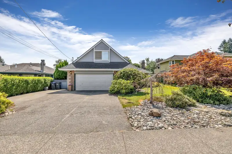 16282 108 AVENUE - photo 1 of 34