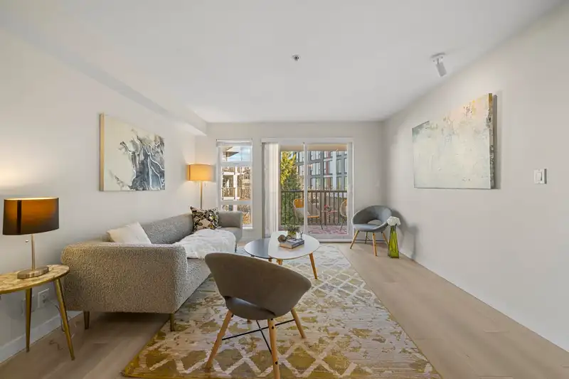 310 15168 19 AVENUE - photo 4 of 29