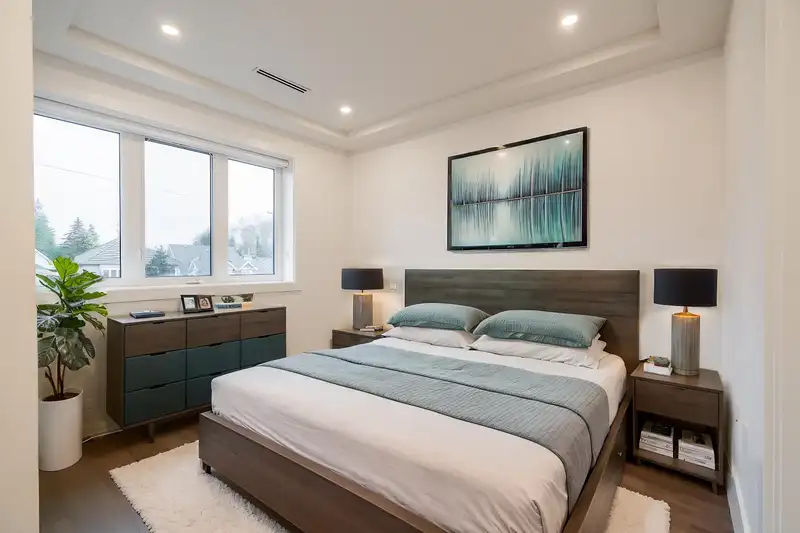 6072 CROWN STREET - photo 4 of 40