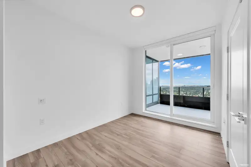 3101 6699 DUNBLANE AVENUE - photo 4 of 35