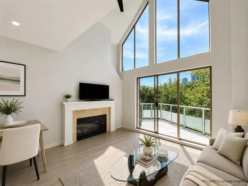 503 60 RICHMOND STREET - photo 1 of 27