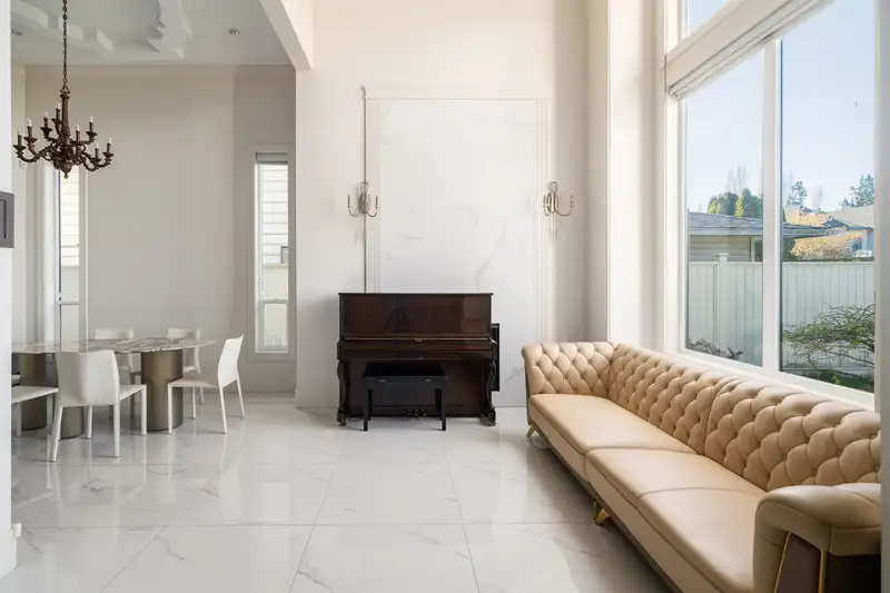 3340 MORESBY DRIVE - photo 4 of 39