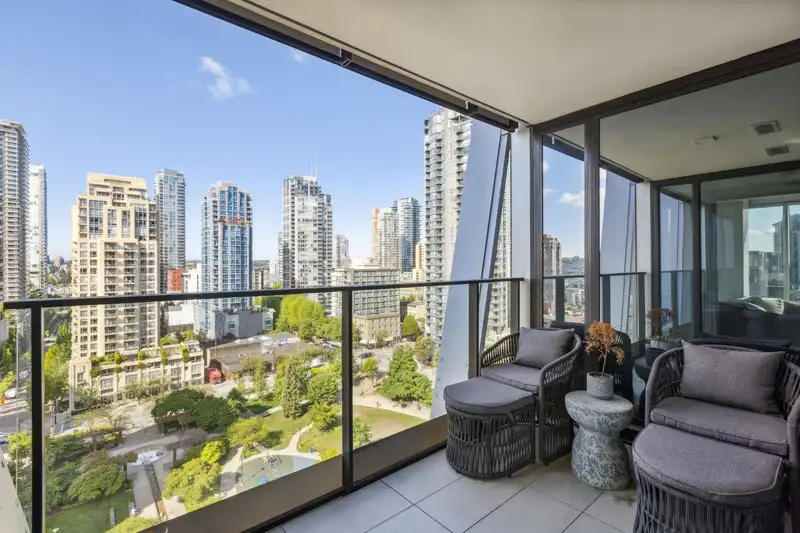 1407 1111 RICHARDS STREET - photo 1 of 40